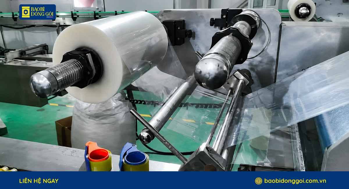 Hình ảnh màng co nhiệt được sản xuất tại xưởng Bao Bì Đóng Gói