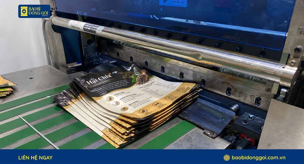 Xưởng sản xuất bao bì đựng hạt chia số lượng lớn đồng bộ nhận diện