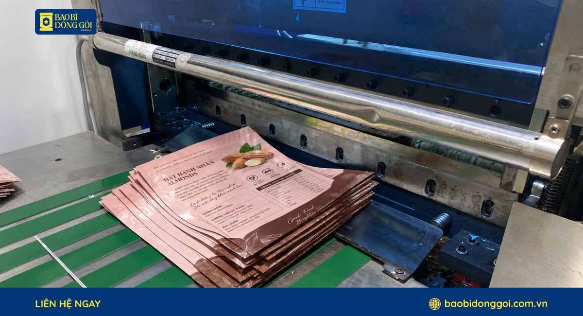 Xưởng sản xuất và in bao bì hạnh nhân số lượng lớn