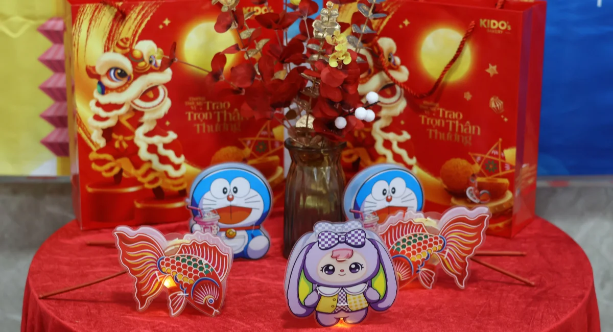 Cùng nhau trang trí cho buổi Trung Thu